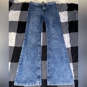 Bellbottom Jeans (low rise)